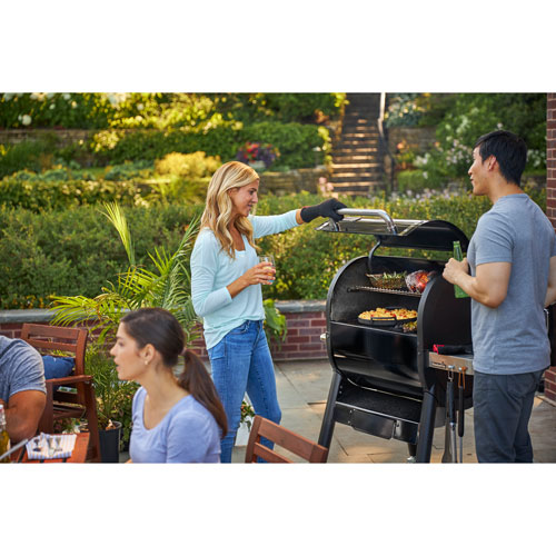 Weber SmokeFire EX4 Wood Pellet BBQ