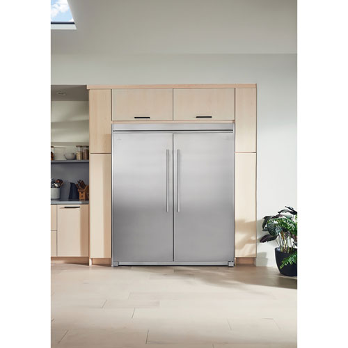 Réfrigérateur sans congélateur 18,9 pi³ 33 po avec distributeur d'eau d'Electrolux - Inox
