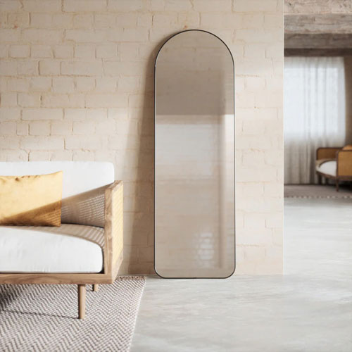 Miroir incliné et arqué de 20 x 62 po Hubba - Titane métallique