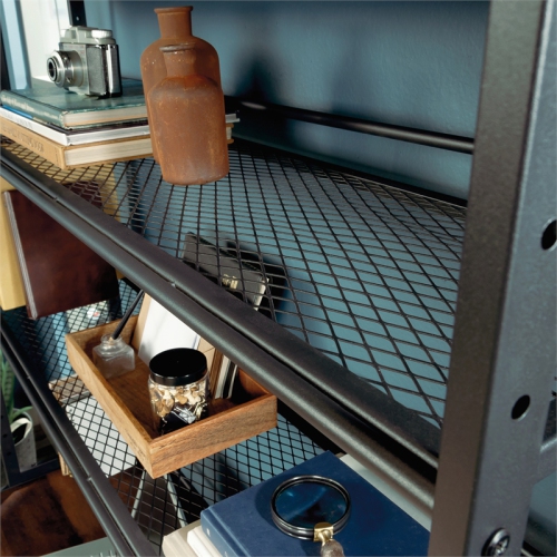 Sauder Briarbrook Engineered Wood Computer Desk with Hutch in Barrel Oak