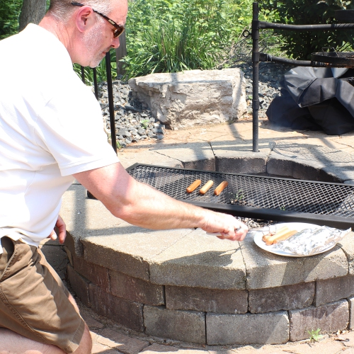 Barbecue à foyer avec poignées en acier noir 40 po X-Marks de Sunnydaze