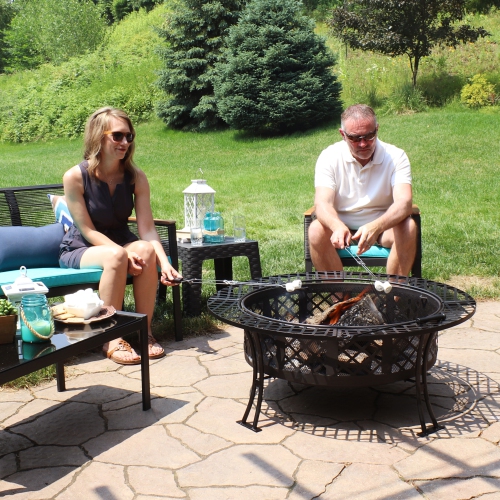 Sunnydaze 40 in Diamond Weave Steel Fire Pit with Spark Screen and Poker