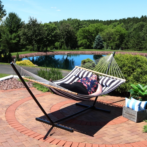 Sunnydaze 2-Person Quilted Fabric Hammock with Steel Stand - Black/White