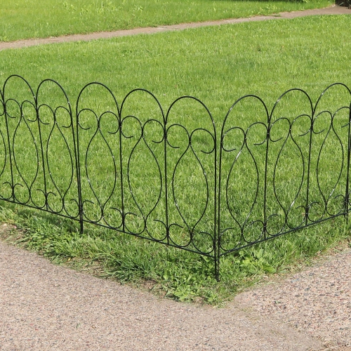 Sunnydaze 5-Piece Traditional Iron Garden Border Fencing - 10 ft - Black