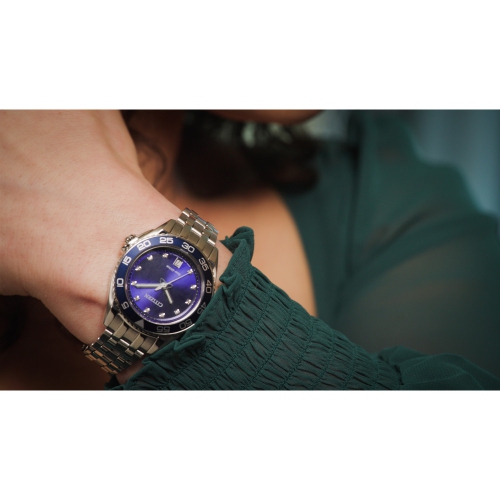 Montre pour femmes Carson Eco-Drive 35 mm de Citizen avec boîtier et bracelet en inox argenté avec cadran bleu