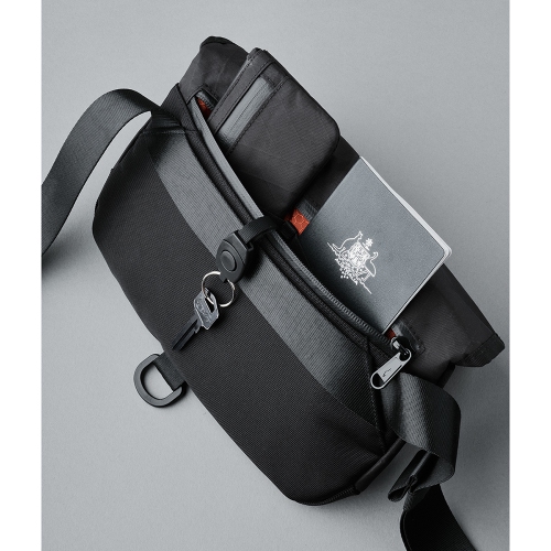 ALPAKA Air Sling V2 - Black sling bag | Best Buy Canada