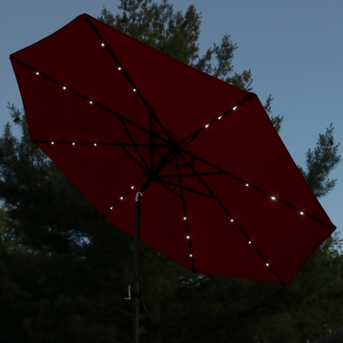 Parasol de patio solaire de 9 pi en aluminium avec manivelle et inclinaison de Sunnydaze - Rouge