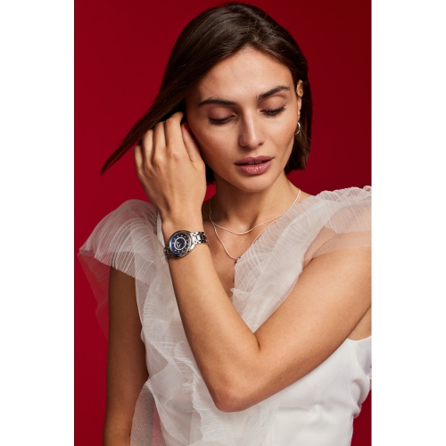 Boîtier et bracelet en acier inoxydable argenté et cadran bleu à quartz double cadran bleu 34&nbsp;mm de Bulova