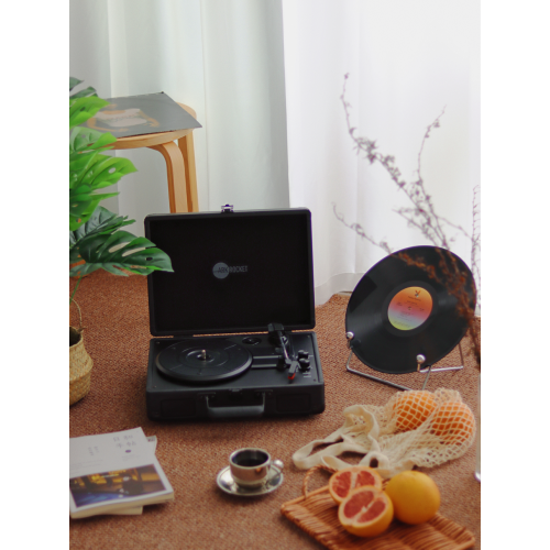 Tourne-disque Bluetooth rétro Curiosity d’Arkrok avec 3 vitesses et haut-parleurs intégrés - Noir