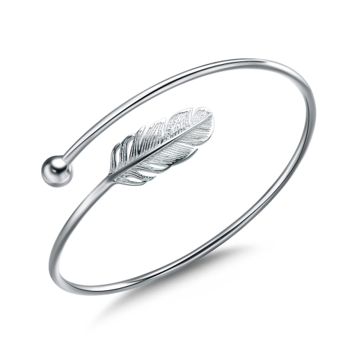 MAJESTY DIAMONDS  Leaf Bangle Bracelet In 0.925 Sterling Silver (Mds170430) In White