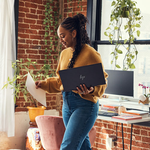 Portable 2-en-1 à écran tactile DELO de 15 po ENVY x360 de HP - Noir