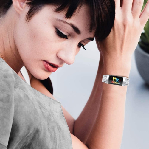 Bracelets pour charge 5 de Fitbit, bracelet en métal avec pierres du Rhin luxueux pour femmes