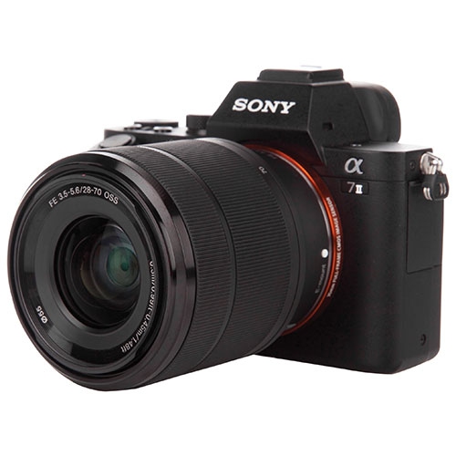 Remis à neuf – appareil photo sans miroir plein format Alpha a7 II de Sony avec objectif FE 28 mm