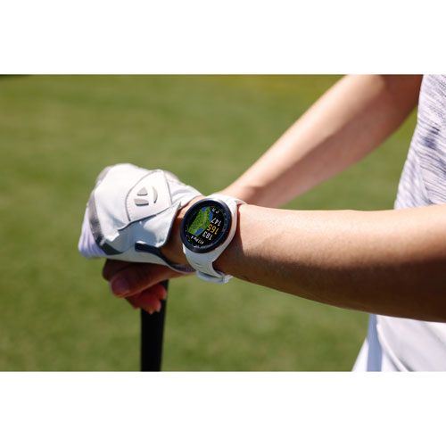 Montre intelligente GPS de 42 mm Approach S70 de Garmin pour le golf