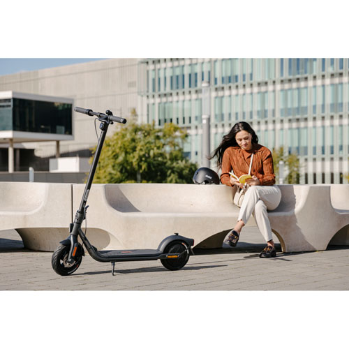 Segway Ninebot KickScooter F2 Electric Scooter (700W Motor / 40km Range / 25 km/h Top Speed) - Dark Grey