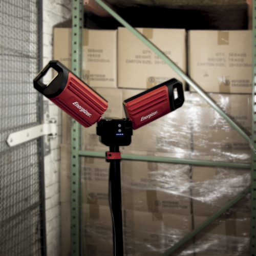 Lampe de travail portative rechargeable à deux têtes DEL de 5000 lumens d'Energizer - Rouge/Noir