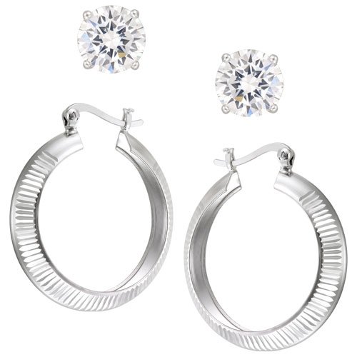 Clous d'oreilles à zircons cubiques 5&nbsp;mm et anneaux ronds rhodiés de le Reve Collection