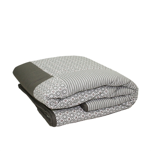 Gray and Black Striped Quatrefoil Quilted Throw Blanket 55.5" x 78.75"