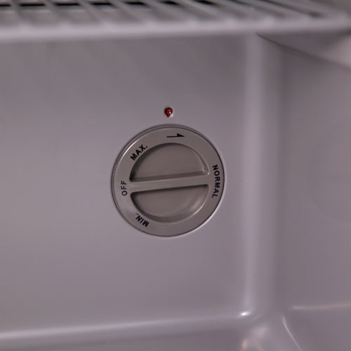 Réfrigérateur à boissons de 1,6 pi³ pour 60 canettes d'Avanti - Platine