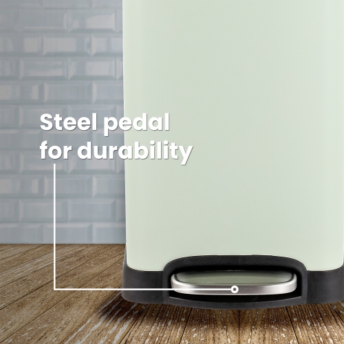 Betty Retro Step-Open Trash Can with Liners