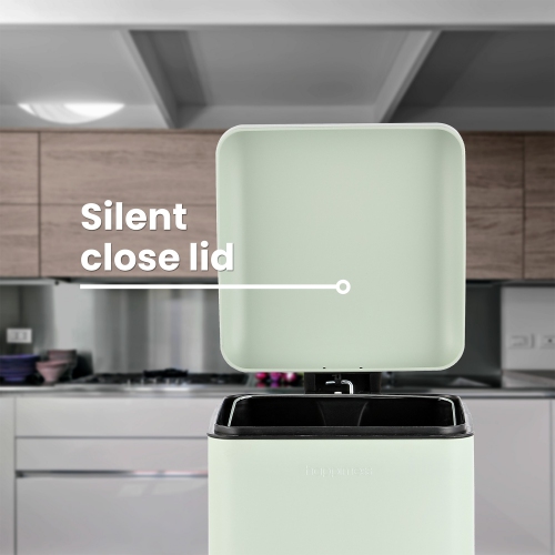 Betty Retro Step-Open Trash Can with Liners