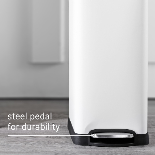 Betty Retro Step-Open Trash Can with Liners