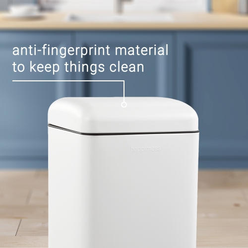 Betty Retro Step-Open Trash Can with Liners