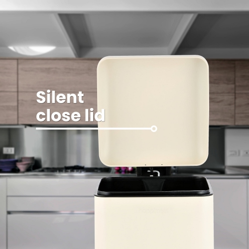 Betty Retro Step-Open Trash Can with Liners