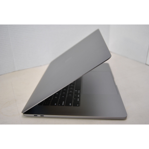Apple MacBook Pro, A1990, EMC 3215, Intel Core i7-8750H, 2.2 GHz, 16 GB, 250GB SSD, 2018 by APPLE - Refurbished condition - Image 2