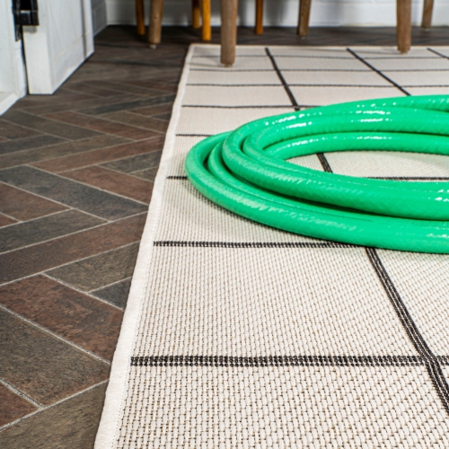 Grid Modern Squares Indoor/Outdoor Area Rug