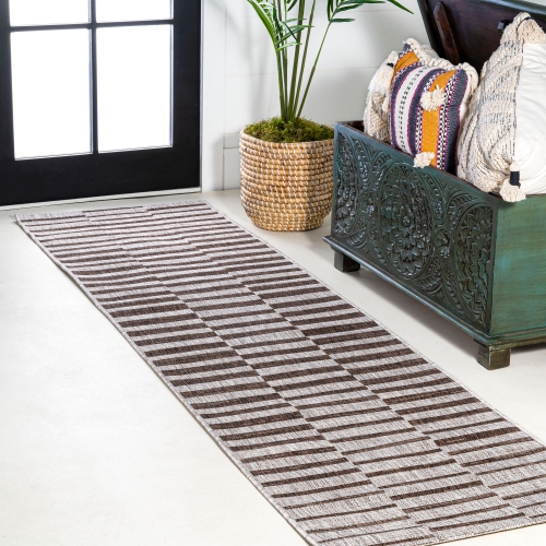 Sukie Modern Offset Stripe Indoor/Outdoor Area Rug