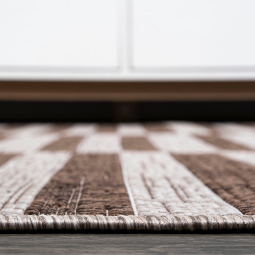 Sukie Modern Offset Stripe Indoor/Outdoor Area Rug