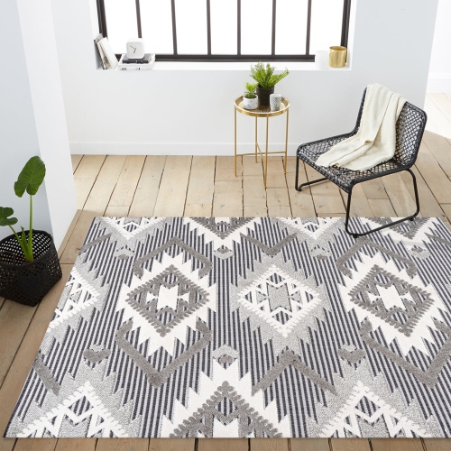 Sumak High-Low Pile Neutral Diamond Kilim Area Rug