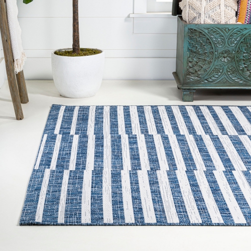 Sukie Modern Offset Stripe Indoor/Outdoor Area Rug
