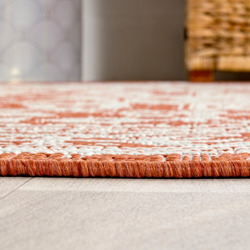 Tapis d'intérieur/d'extérieur Sinjuri à motif de médaillon texturé