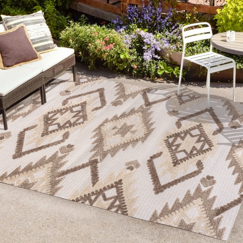 Sumak High-Low Pile Neutral Diamond Kilim Area Rug