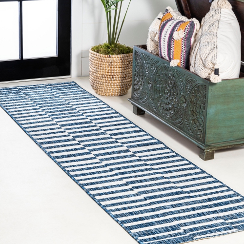 Sukie Modern Offset Stripe Indoor/Outdoor Area Rug