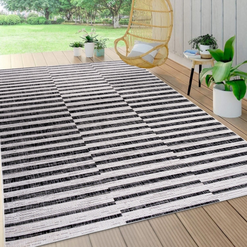 Sukie Modern Offset Stripe Indoor/Outdoor Area Rug