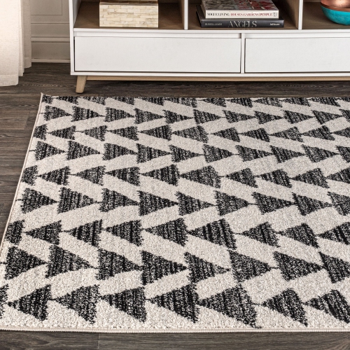 Aisha Moroccan Triangle Geometric Area Rug