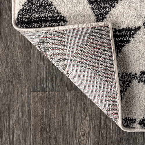 Aisha Moroccan Triangle Geometric Area Rug