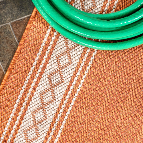 Tapis d'intérieur/d'extérieur à bordure diamant classique Lucia