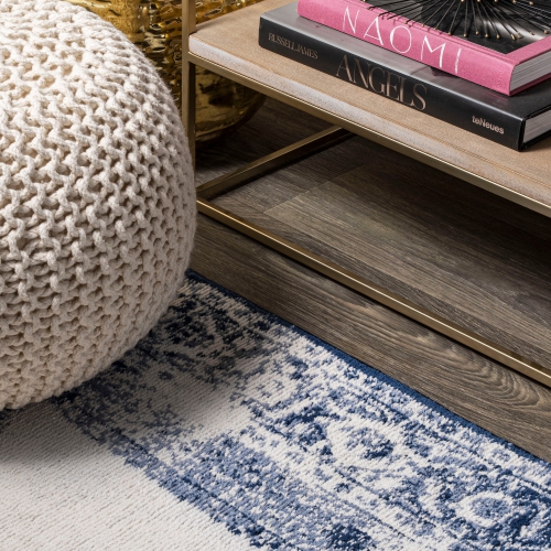 Kelly Rosalia Cottage Medallion Area Rug