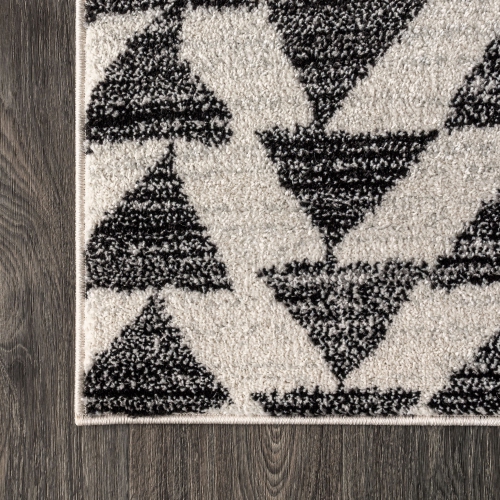 Aisha Moroccan Triangle Geometric Area Rug