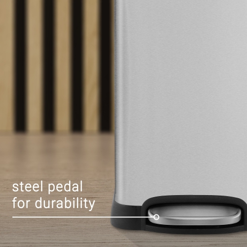 Betty Retro Mini Step-Open Trash Can