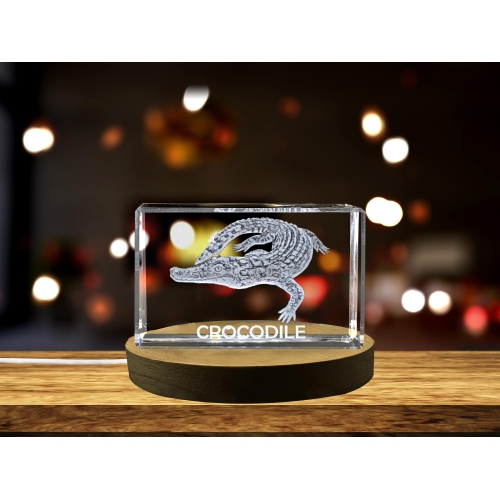 Impressive 3D Engraved Crystal of a Mighty Crocodile - Perfect for Wildlife Enthusiasts and Reptile Lovers