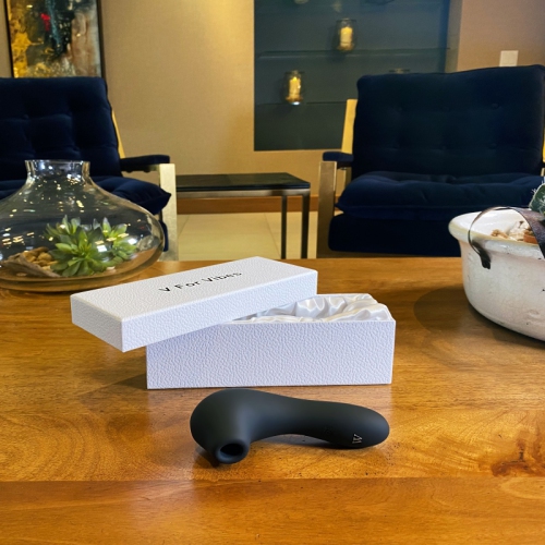 V For Vibes Clitoral Sucking Vibrator and Vibrating Dildo Drusilla - Black