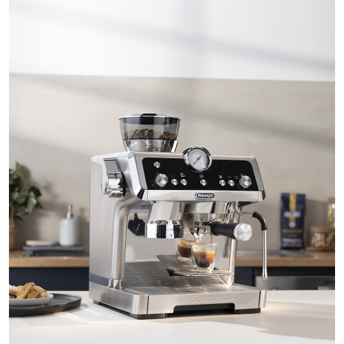 De'Longhi La Specialista Espresso Machine with Sensor Grinder, Dual Heating System, Advanced Latte System & Hot Water Spout for Americano Coffee or