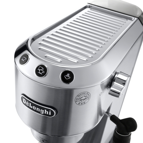 Machine à espresso à pompe Dedica Deluxe EC685 M de de'Longhi avec buse à mousser réglable de qualité supérieure, en acier inoxydable