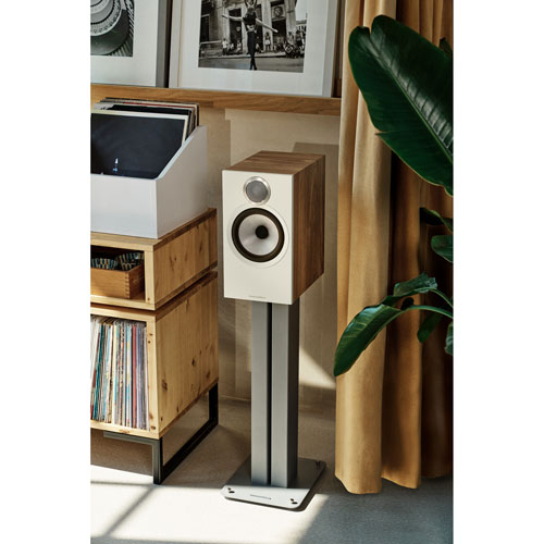 Bowers & Wilkins 606 S3 Bookshelf Speaker - Pair - Oak