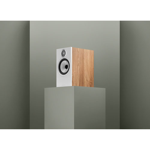 Bowers & Wilkins 606 S3 Bookshelf Speaker - Pair - Oak